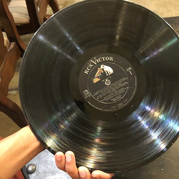 Vinyl Chess Set - Haunted Purple (Resin Pieces) - Picture 8 of 10